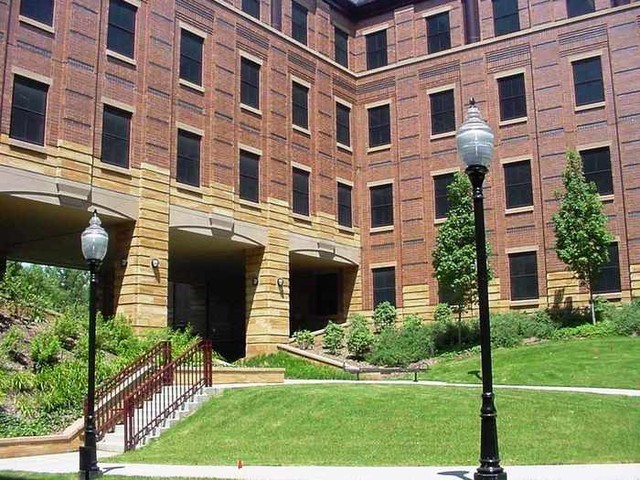 U of Illinois - Court